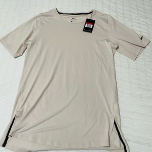 Nike Dri-Fit Mens shirt, Large. New with tags